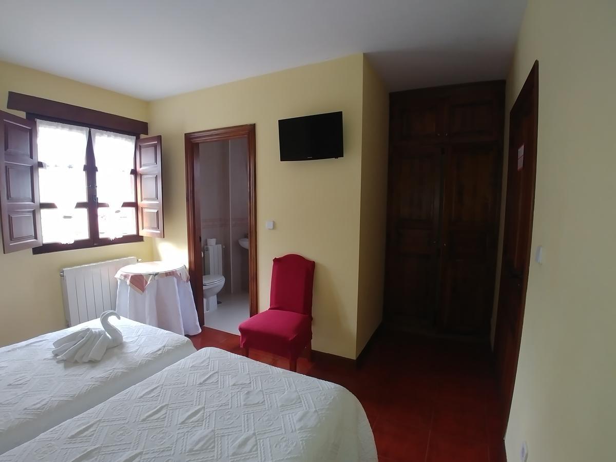 Hotel El Pedroso Santillana del Mar Esterno foto